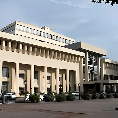Authentic by Balladins, Hôtel Le Carré d'Aix-2